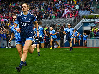 Ladies gaelic football groupin...